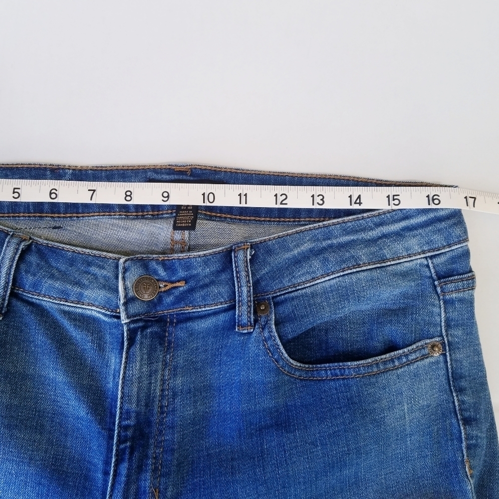 Frye | Mid Blue Relaxed Skinny Jeans 30 - Picture 4 of 10